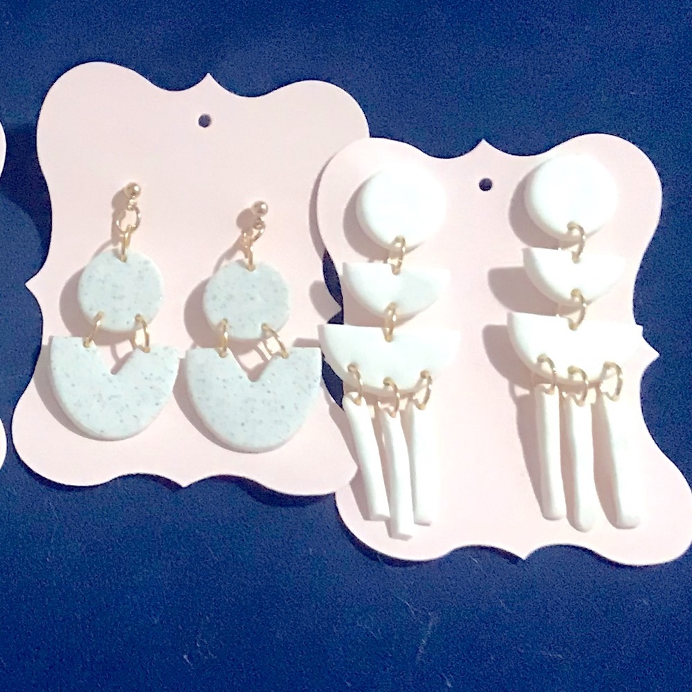Earings - Picture 3 of 3